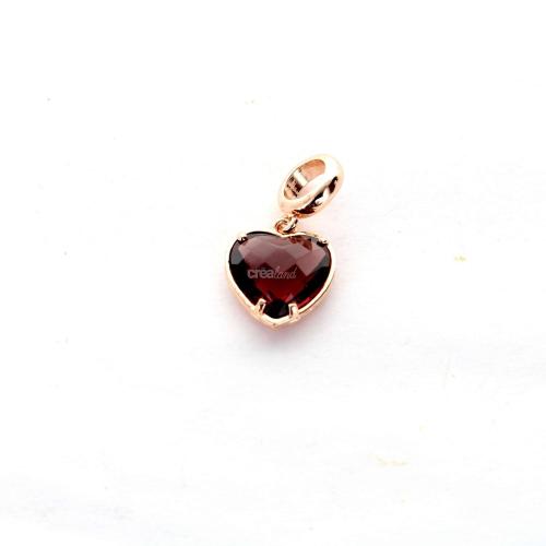 Breloque en améthyste cœur or rose : embellissez vos bijoux avec cette pierre précieuse aux reflets violets captivants.