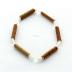 bracelet en bois de noisetier fabriqué en Savoie pour leur bienfait au quotidien.